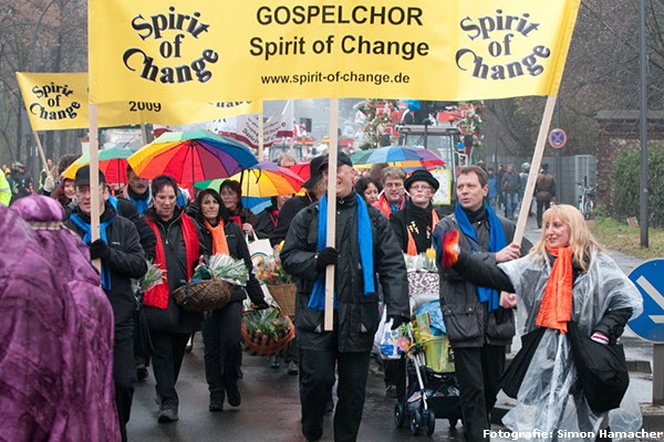 Spirit of Change beim Rosensonntagszug in Porz